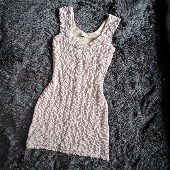 FioFio USA Comfortable Ruffle Dress - Picture 1 of 4